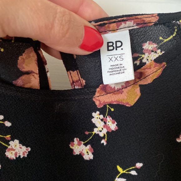 BP Blouse - Picture 3 of 6